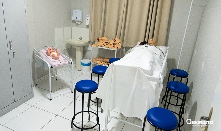 Escola de cursos de técnicos em enfermagem do Cemil é inaugurada